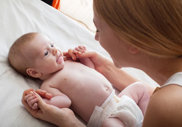 Mãe com bebê — Fotografia de Stock