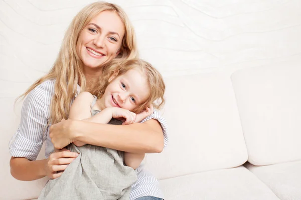 Mother playing with baby — Stock Photo, Image