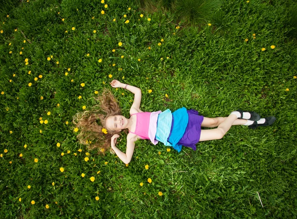 Kind in de zomer — Stockfoto