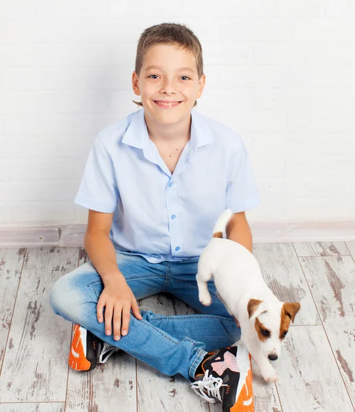 Boy with puppy — Stock Photo, Image