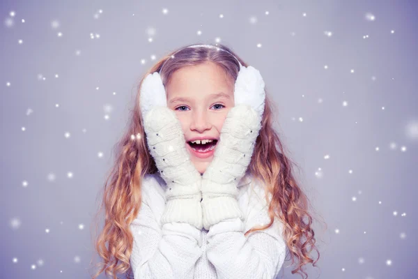 Chica sorprendida en ropa de invierno —  Fotos de Stock