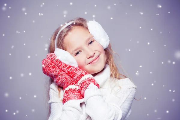 Girl in winter clothes — Stock Photo, Image