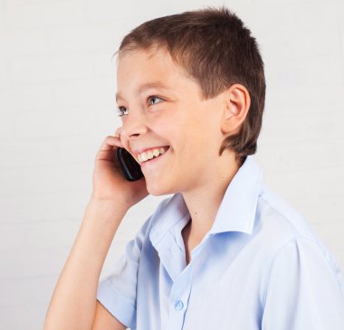 Çocuk konuşan telefon