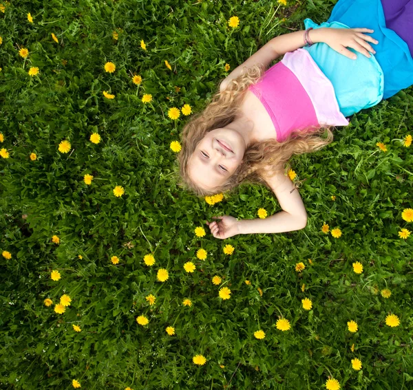 Kind in de zomer — Stockfoto