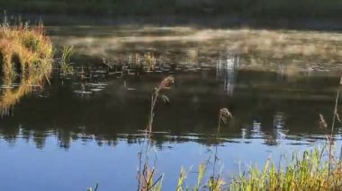 Dumanı tüten nehir doğada hızlandırılmış