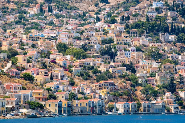 シミ島の港します。ギリシャ — ストック写真