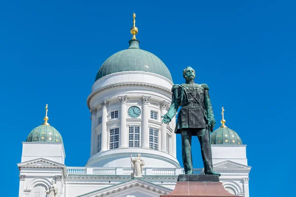 Estatua del emperador cerca de Catedral. Helsinki, Finlandia —  Fotos de Stock