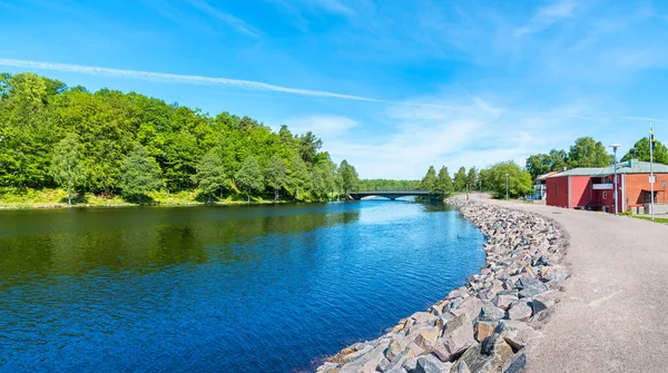 Panoramisch Uitzicht Lagan Rivieroever Buurt Van Kleine Stad Stromsnasbruk Zweden — Stockfoto