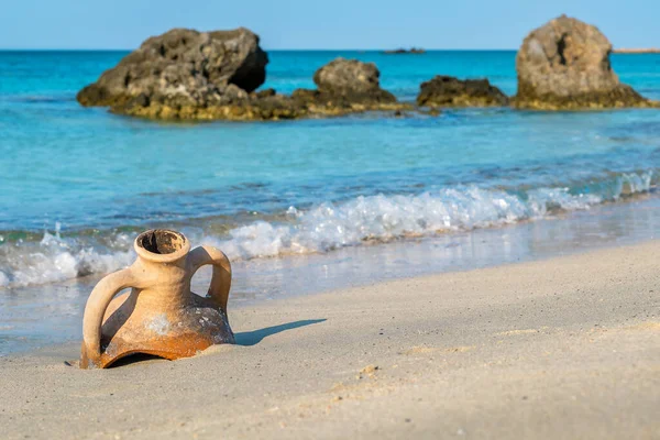 Old Greek Amphora Seashore Elafonissi Beach Crete Greece Selective Focus — Stock Photo, Image