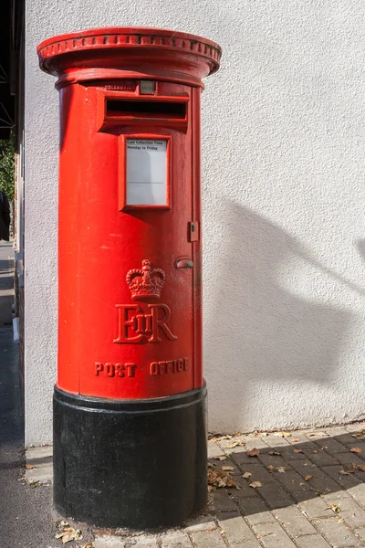 Brittisk röd brevlåda — Stockfoto