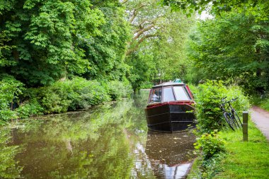 Kanalda tekne. Oxford, İngiltere