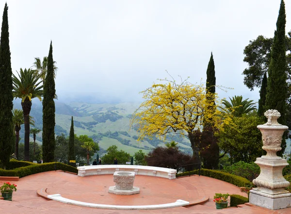 Hearst kale manzaralı California