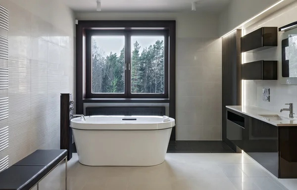 Luxury bathroom interior — Stock Photo, Image