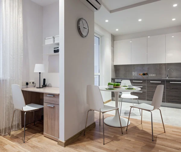 Interior de apartamento moderno en estilo escandinavo con cocina —  Fotos de Stock