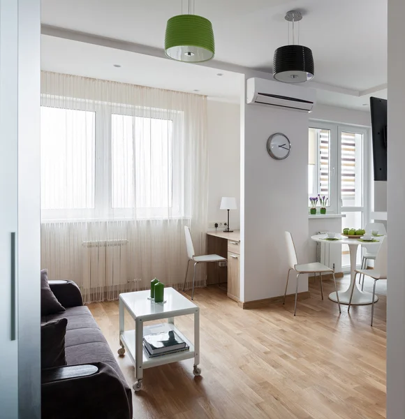 Inre av modern lägenhet i skandinavisk stil — Stockfoto