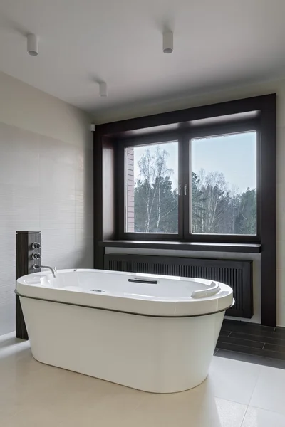 Lyxigt badrum interiör — Stockfoto
