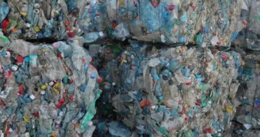 Briquetted plastik. Depolama, imha ve geri dönüşüm.