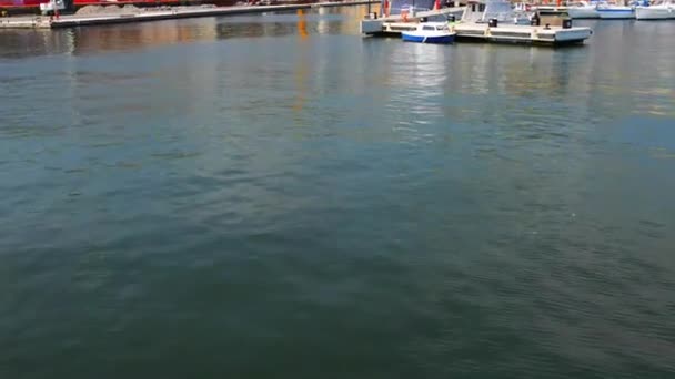 Hamnen i Genua på Medelhavet — Stockvideo