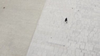 Yürüyen turist havadan görünümü