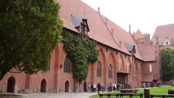 Slottet av den teutoniska orden i Malbork, Polen — Stockvideo