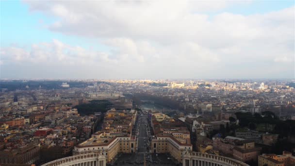 St. Peter Square is large plaza in Vatican City — Stock Video