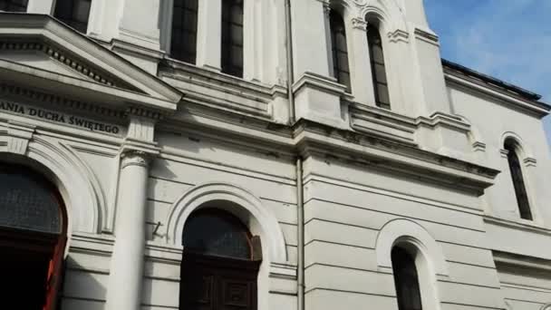 Katholieke kerk van Pinksteren in Lodz, Polen — Stockvideo
