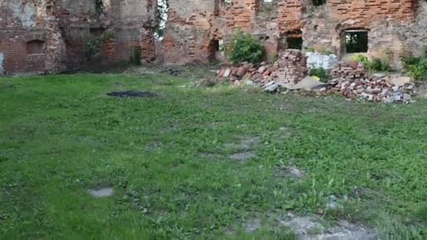 Ruinen rund um galeria ei centrum in elbing, polen — Stockvideo