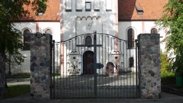 Kirche der unbefleckten Empfängnis in nidzica, poand — Stockvideo