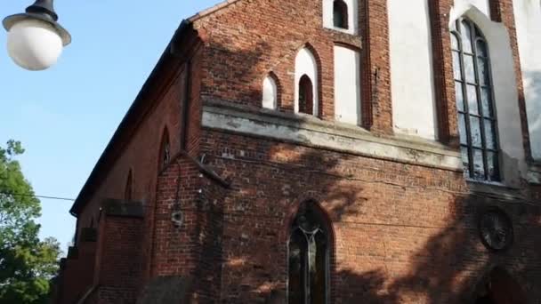 Kirche der Heiligen. Bartholomäus in Paslek, Polen — Stockvideo