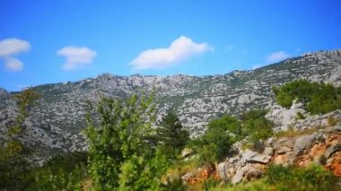 Hırvat Adriyatik Denizi kıyısında