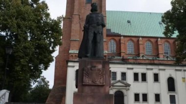 Gniezno, Polonya cesur Boleslaw anıt