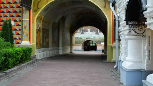 教会的圣施洗约翰的在圣三一修道院 — 图库视频影像
