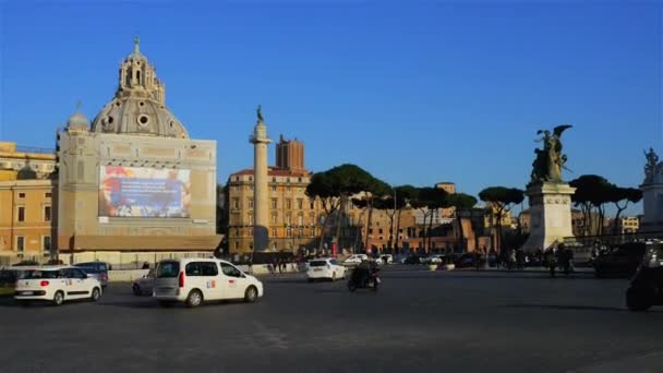 威尼斯广场是罗马的中心枢纽 — 图库视频影像
