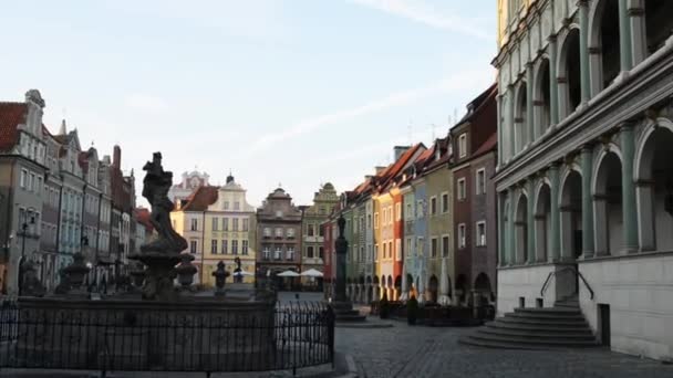 Câmara Municipal ou Ratusz em Poznan, Polônia ocidental — Vídeo de Stock