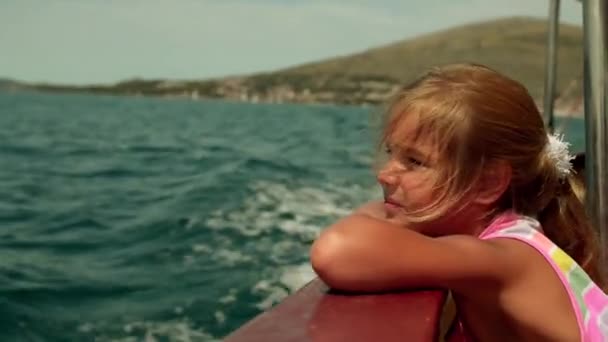 Little girl swimming on a yacht — Stock Video