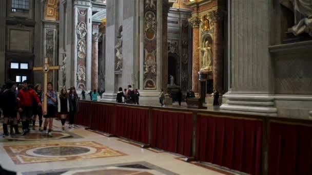 Päpstliche basilika des heiligen peter in vatican, rom, italien — Stockvideo