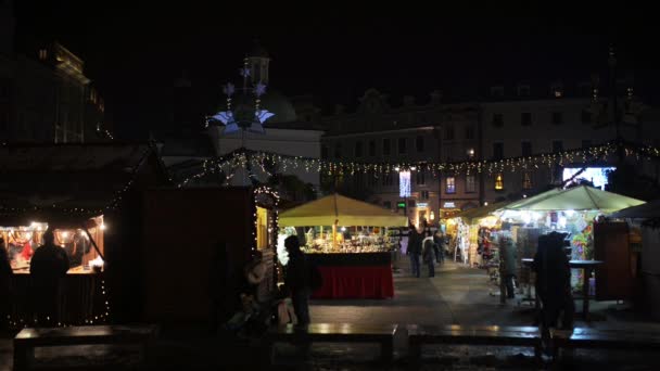 Рождественская ярмарка, главная площадь Кракова, Польша . — стоковое видео