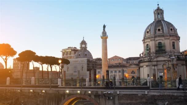 Trajans kolumn och Basilica Ulpia i Rom, Italien — Stockvideo