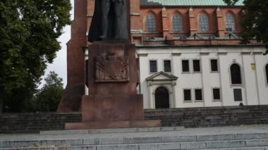 Gniezno, Polonya cesur Boleslaw anıt