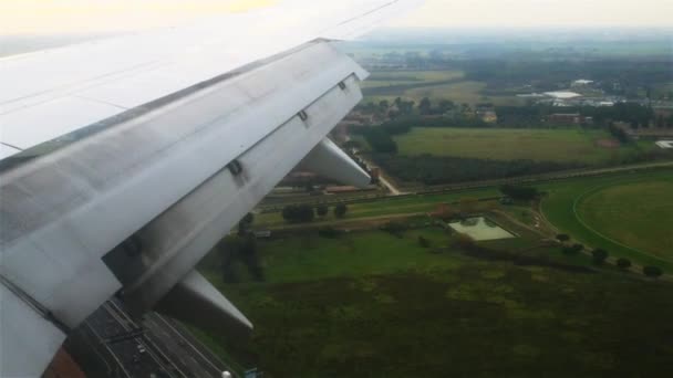 L'aereo sorvola l'Italia avvicinandosi a Roma . — Video Stock