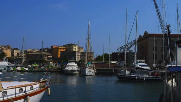 Hafen von Genua am Mittelmeer — Stockvideo