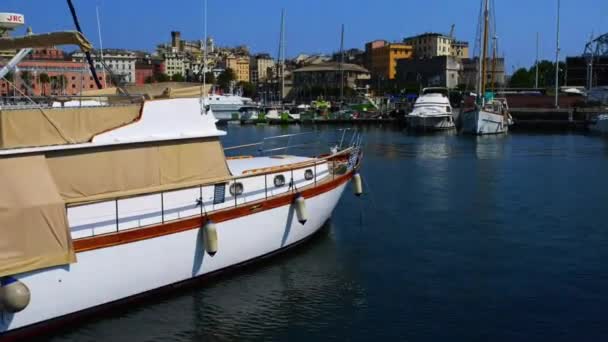 Puerto de Génova en el mar Mediterráneo — Vídeos de Stock