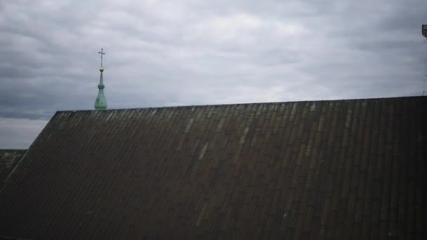 Iglesia de Santa Ana en el centro de Varsovia, Polonia — Vídeo de stock