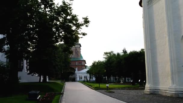 Iglesia del Espíritu Santo en Sergio Lavra, Rusia — Vídeo de stock
