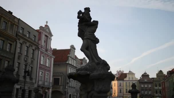 Fuente de Proserpina en Poznan, Polonia — Vídeo de stock