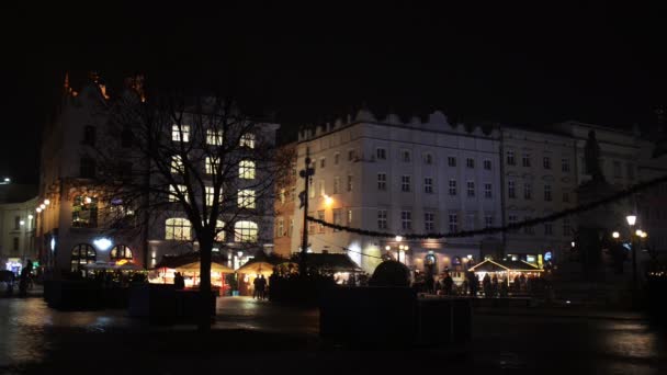 Noel pazarı, Krakow, Polonya'nın ana Meydanı. — Stok video