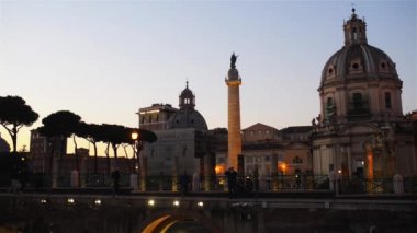 Trajans sütun, Basilica Ulpia ve çoğu kilise Kutsal Adı Mary Trajan Forumu Roma, İtalya.