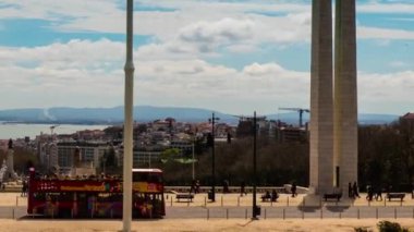Timelapse: Eduardo VII Park Lizbon, Portekiz genel bir parktır. Parkta Avenida da Liberdade ve Marquess of Pombal Square, şehir merkezinde kuzeyinde için 26 hektarlık bir alanı kaplar.