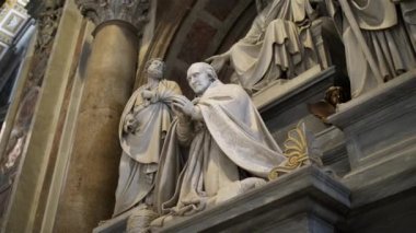 Vatikan - 24 Ocak 2015: Papalık Basilica of St. Peter Vatikan ya da sade bir şekilde St. Peters Bazilikası, Vatikan, Papa'nın yerleşim bölgesi Roma şehrinin içinde bir İtalyan Rönesans kilisede olduğunu.