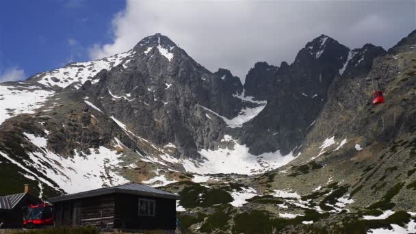Lomnickým štítem je jedním z nejvyšší a nejvíce navštěvovaných horských vrcholů v pohoří Vysoké Tatry Slovensko.